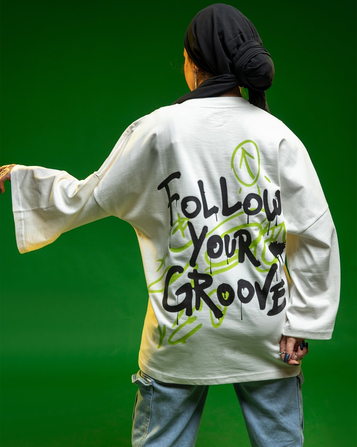 Follow your Groove Long Sleeve Oversized T-Shirt - DESHLO